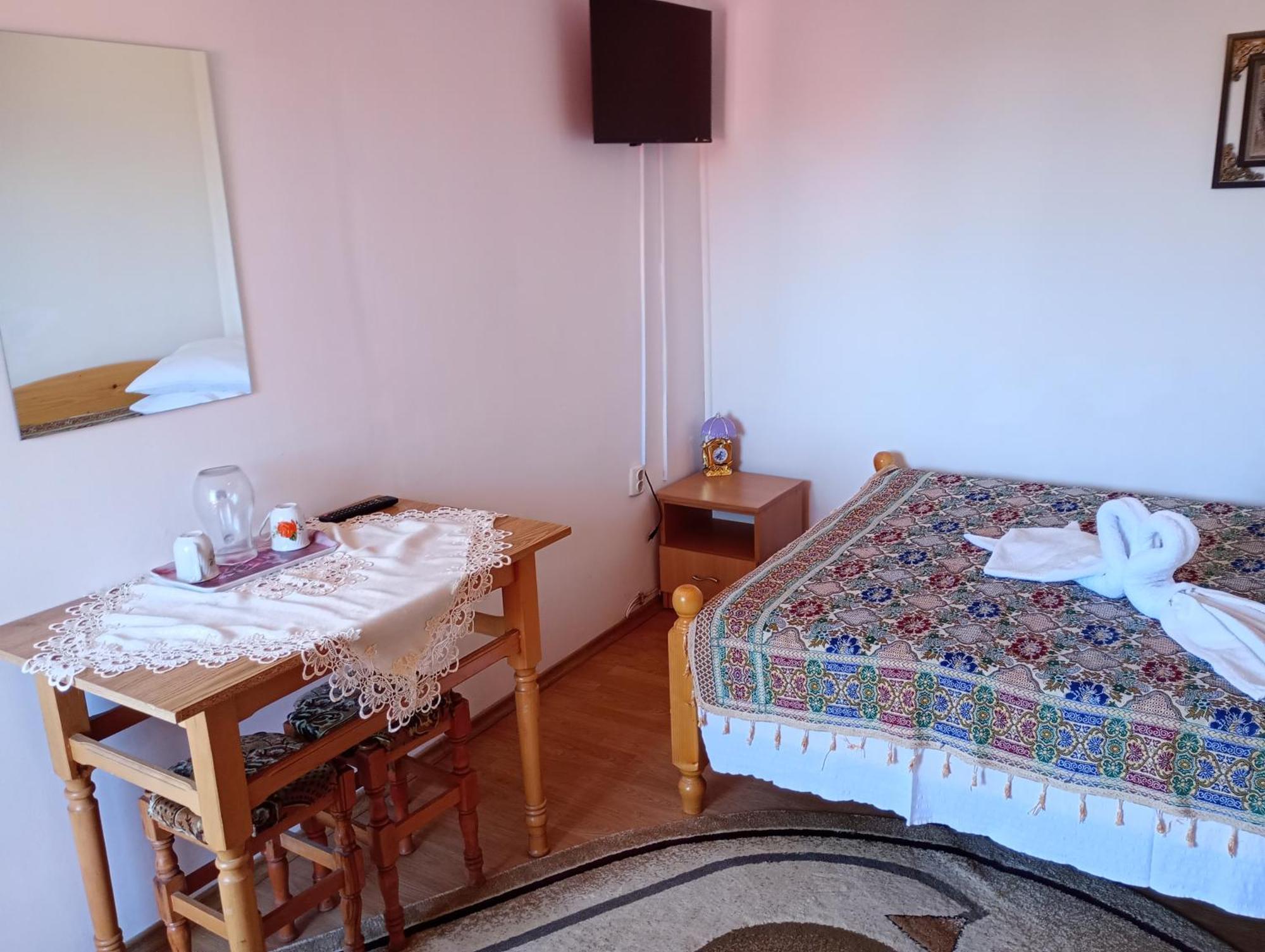 Pensiunea Irina 1 Si 2 Zărneşti Extérieur photo