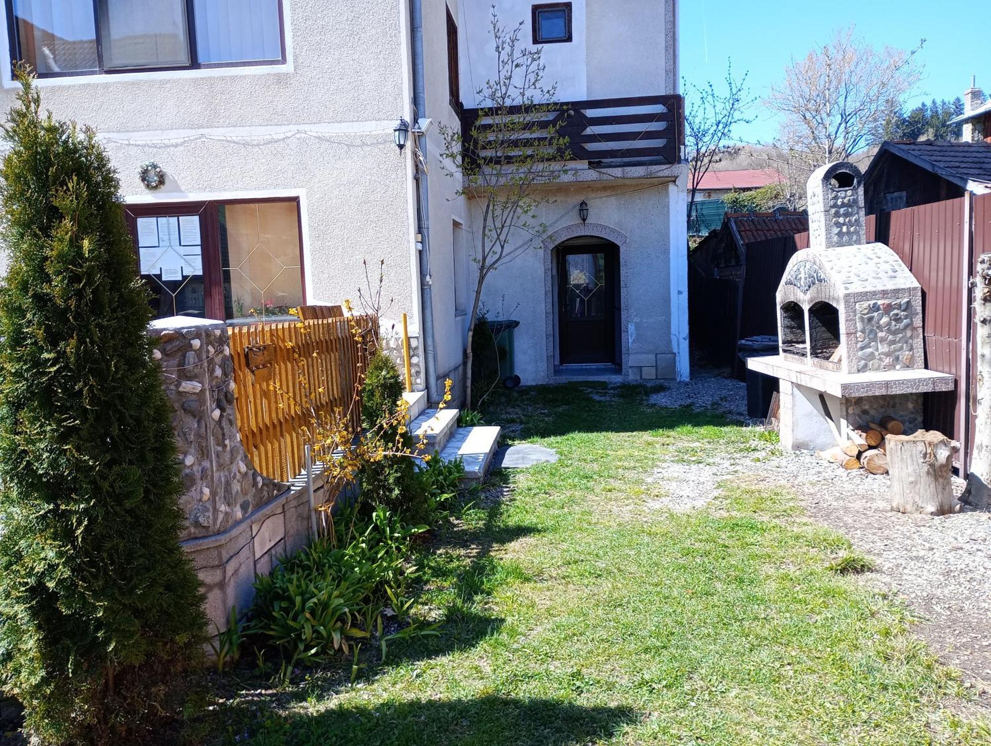 Pensiunea Irina 1 Si 2 Zărneşti Extérieur photo