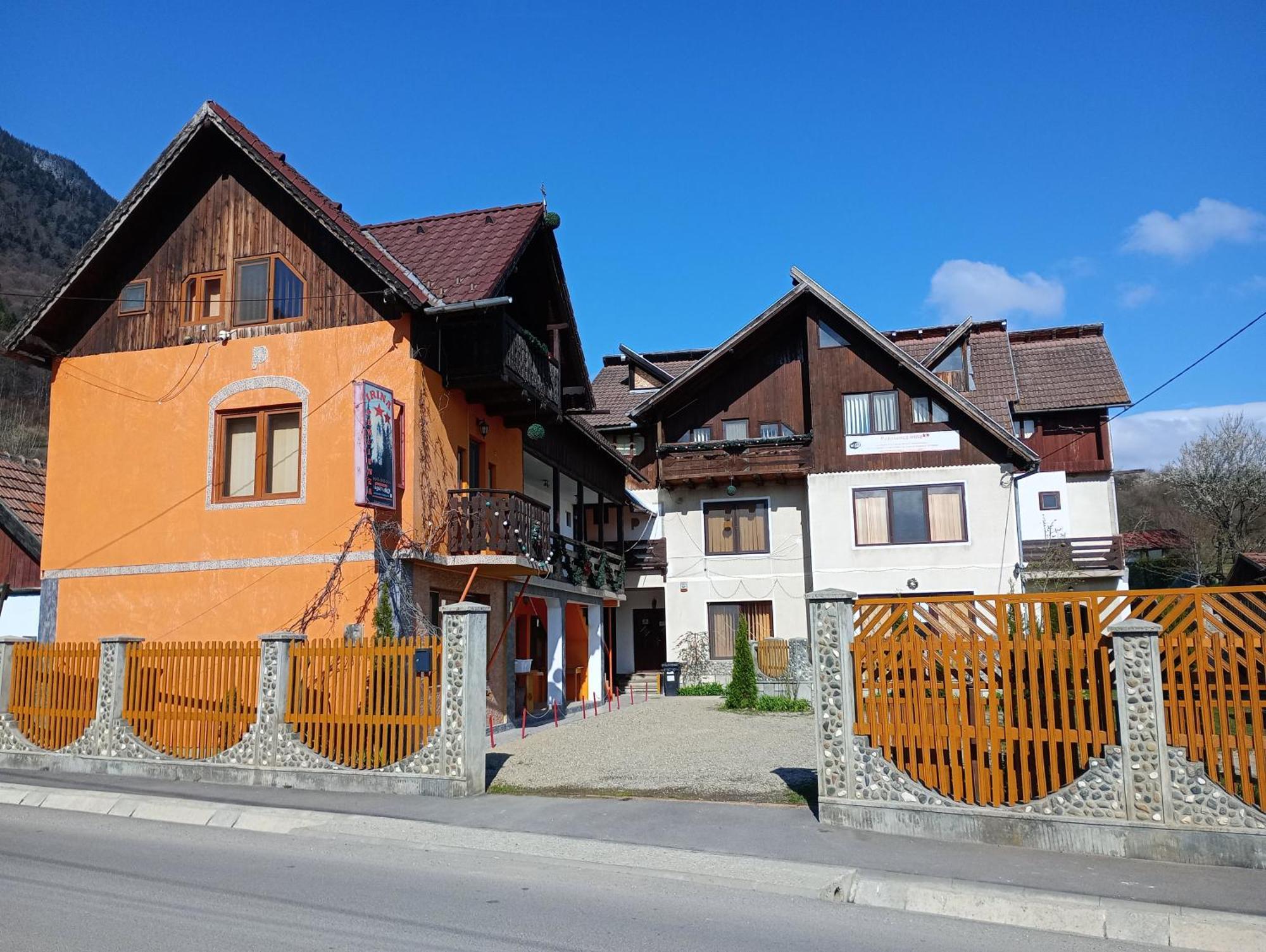 Pensiunea Irina 1 Si 2 Zărneşti Extérieur photo