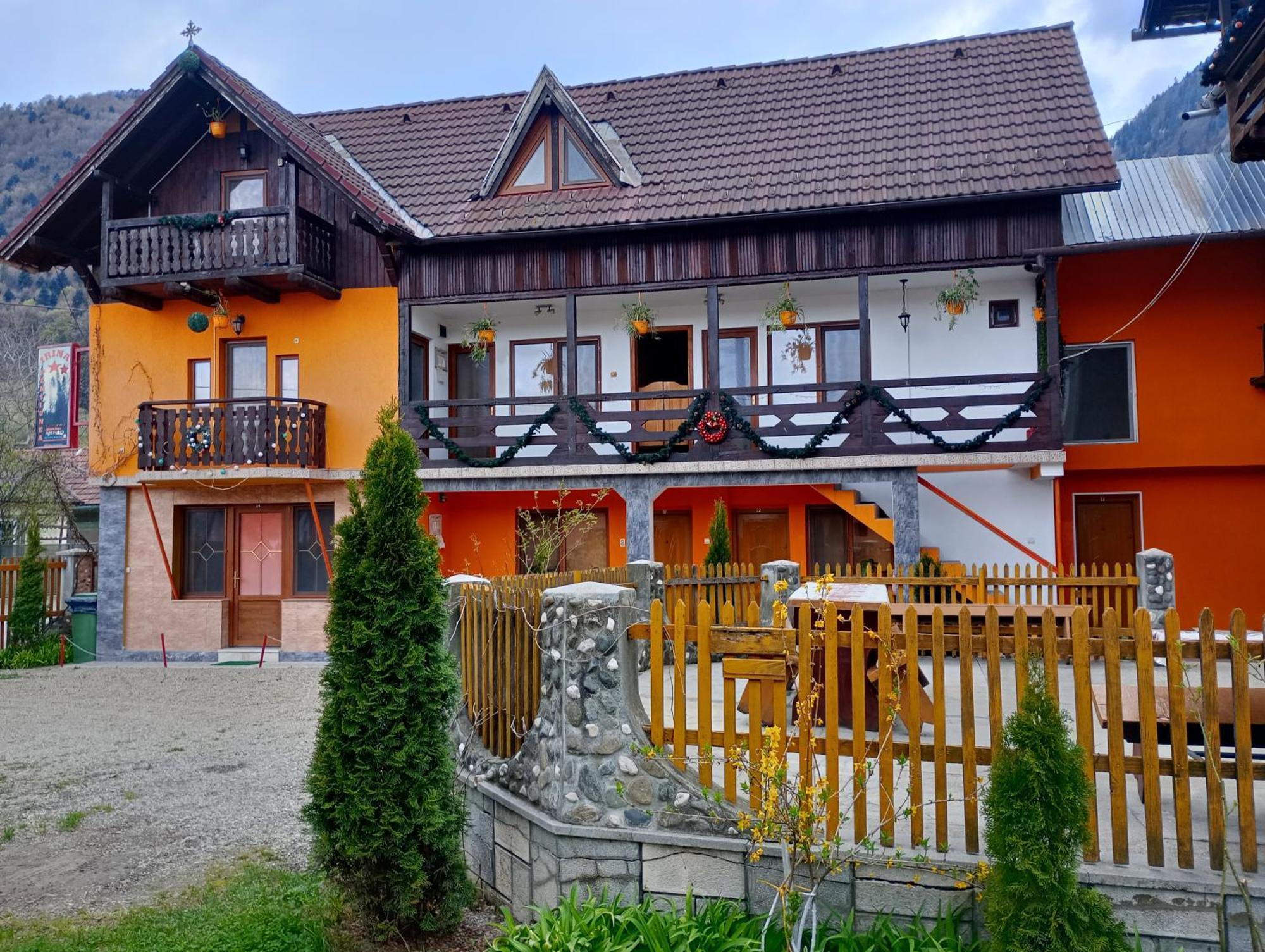 Pensiunea Irina 1 Si 2 Zărneşti Extérieur photo
